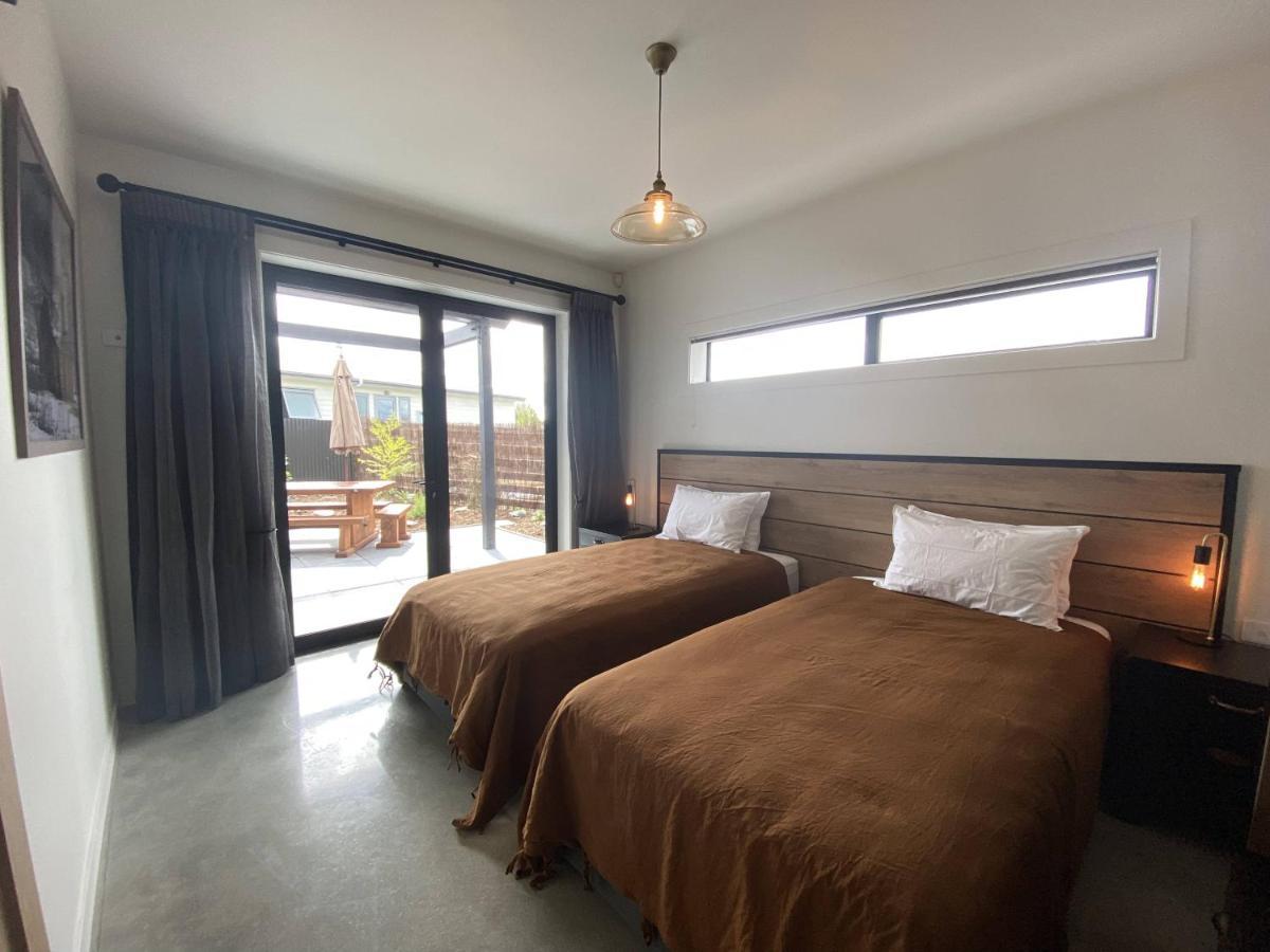 Black Stilt Retreat, Stunning Luxury Property Twizel Exterior photo