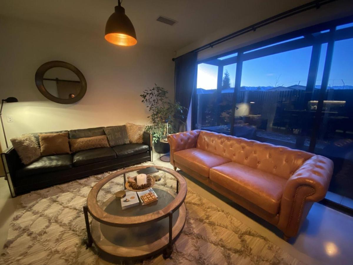 Black Stilt Retreat, Stunning Luxury Property Twizel Exterior photo
